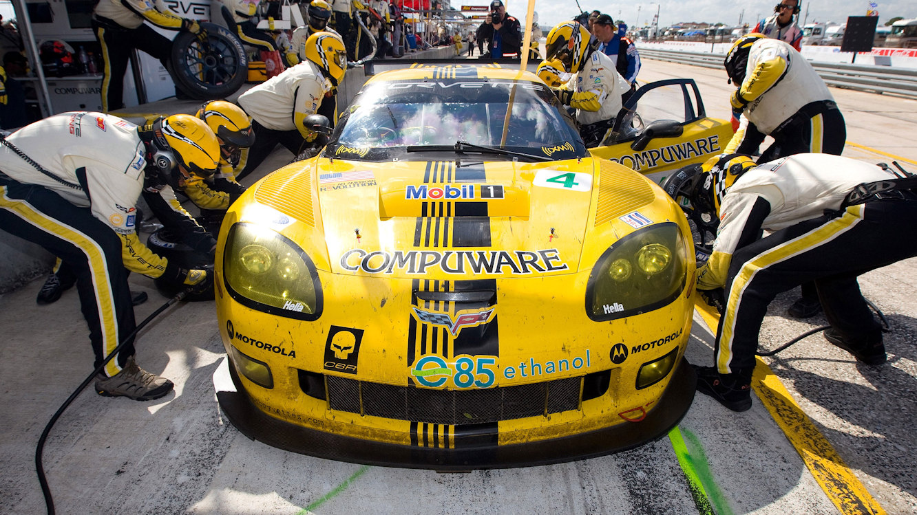 Corvette Generations/C7/C7R quick pit stop.jpg